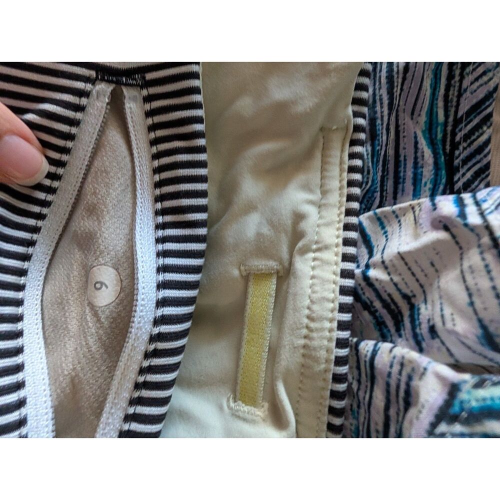 Lululemon Run Times / Speed Short-style running shorts 4- way stretch.
